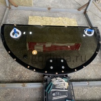 Стекло круглого люка с узлом обратной петли для